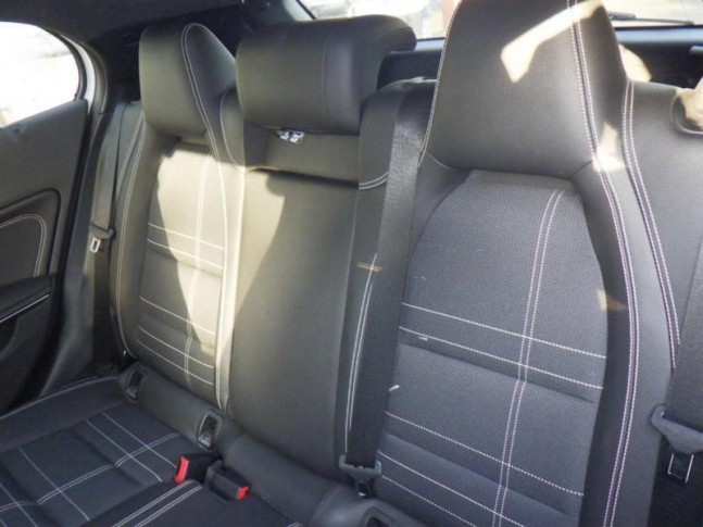 Mercedes-Benz GLA-Class GLA 180 2016