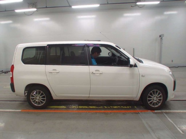 Toyota Probox 1.5 F 2022