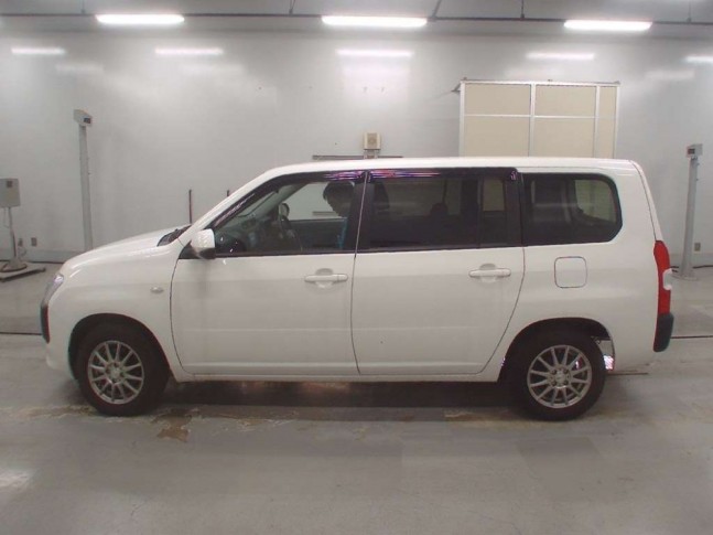 Toyota Probox 1.5 F 2022