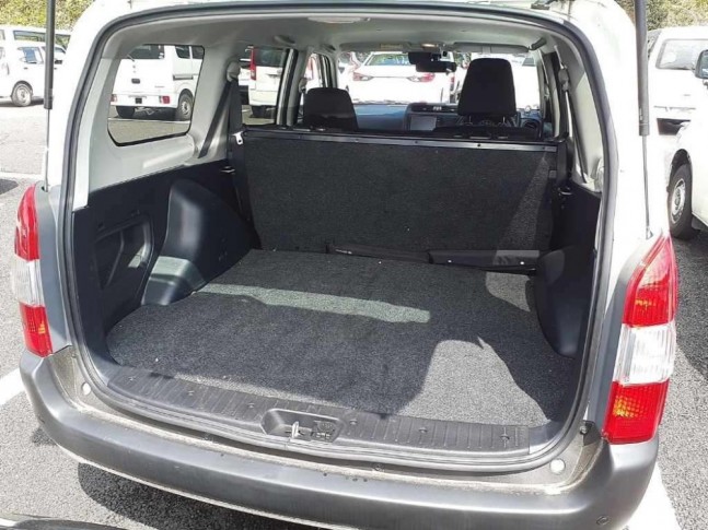Toyota Probox 1.5 F 2022