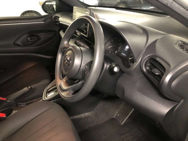 Toyota Yaris 1.0 X 2021