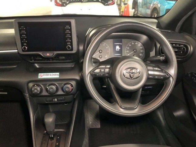 Toyota Yaris 1.0 X 2021