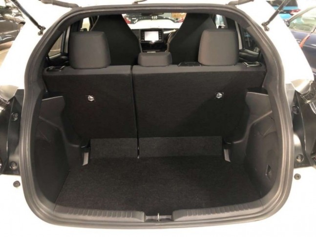 Toyota Yaris 1.0 X 2021
