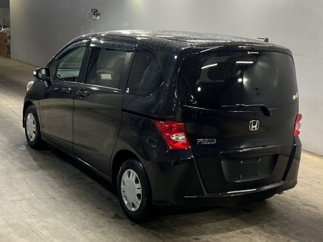 Honda Freed 1.5 G highway edition 7 Seater 2010