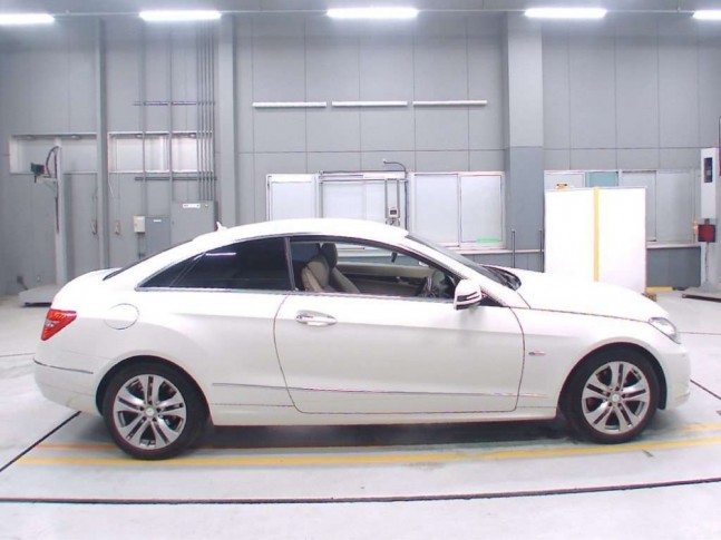 Mercedes-Benz E-Class E 250 BlueEfficiency 2011