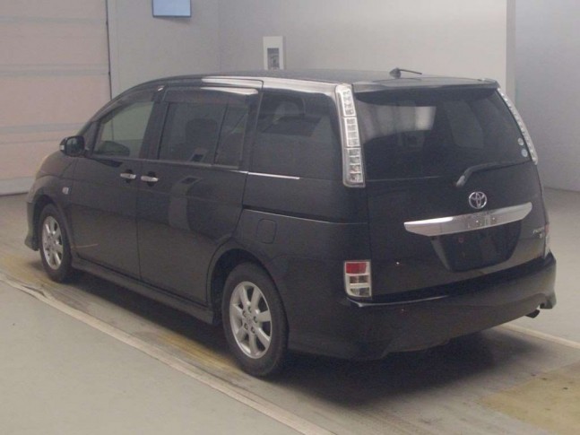 Toyota Isis 1.8 Platana V Selection 2012