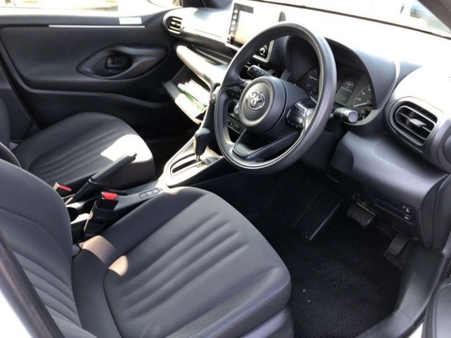Toyota Yaris 1.0 X 2021