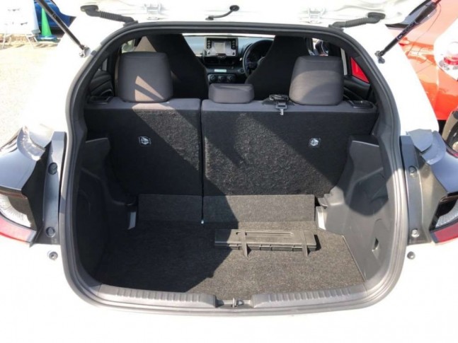Toyota Yaris 1.0 X 2021