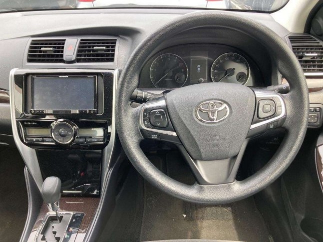 Toyota Premio 1.8 X 2019