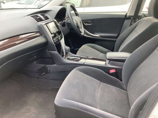 Toyota Premio 1.8 X 2019