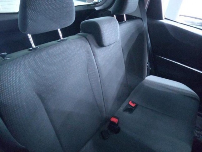 Toyota Vitz 1.3 F Smile Edition 2013