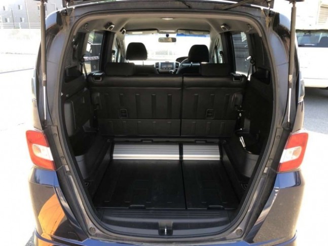 Honda Freed Spike 1.5 G aero 2010