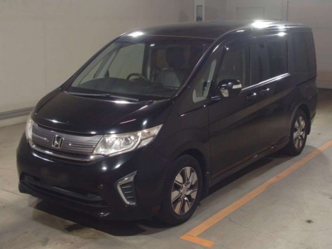 Honda Stepwgn 1.5 B 8 seater 2016