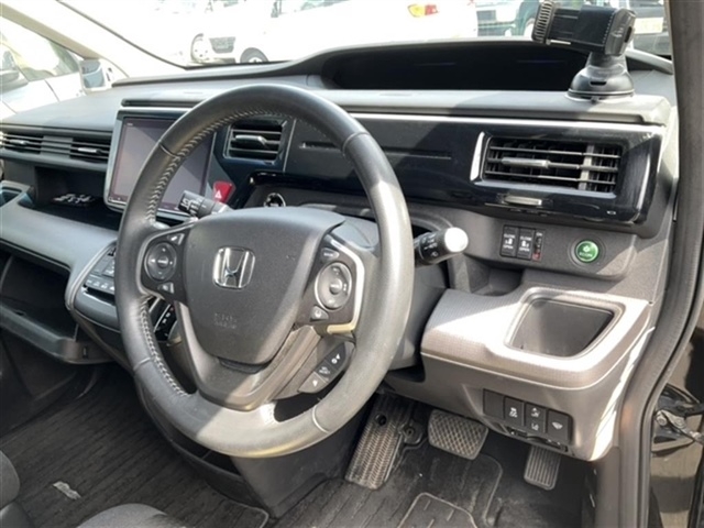 Honda Stepwgn 1.5 Spada Honda Sensing 7 seater 4WD 2021