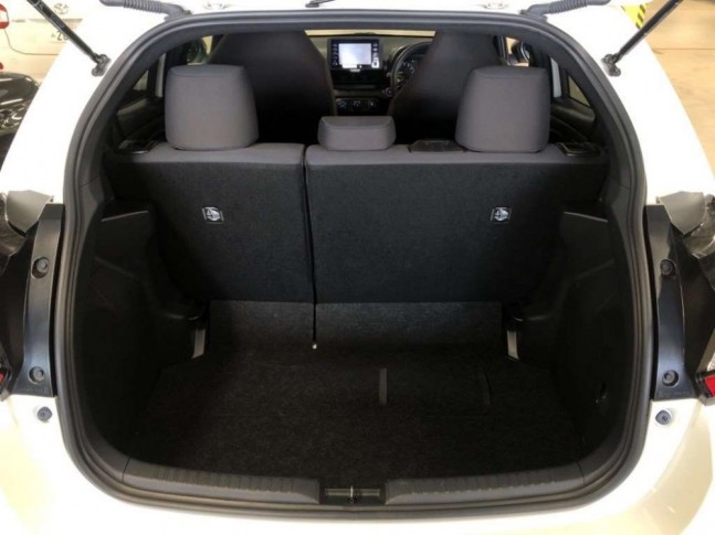 Toyota Yaris 1.0 X 2021