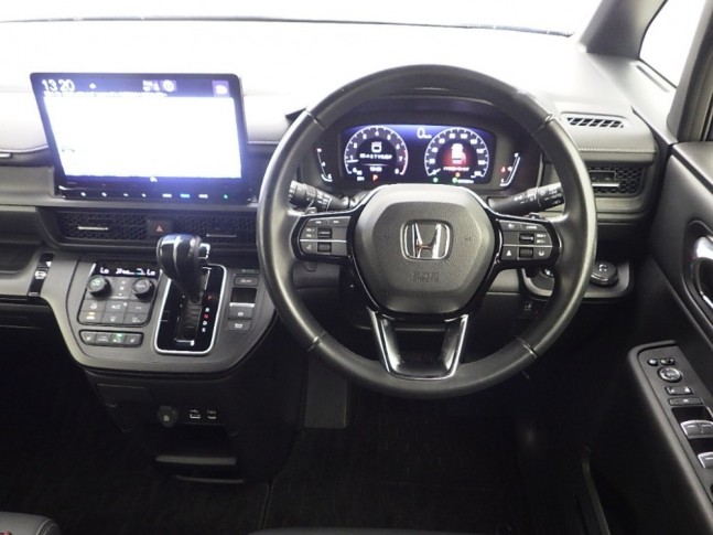 Honda Stepwgn 1.5 Spada Honda Sensing 7 seater 4WD 2022