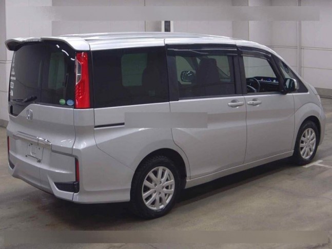 Honda Stepwgn 1.5 G 4WD 2016