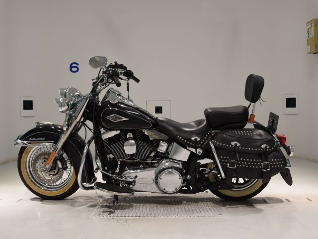 Мотоцикл Harley Davidson Heritage Softail Classic FLSTC1580 2012
