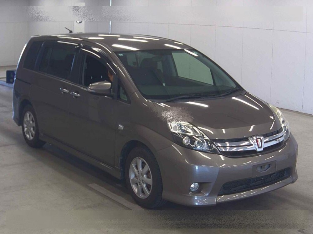 Toyota Isis 1.8 Platana V Selection 2015