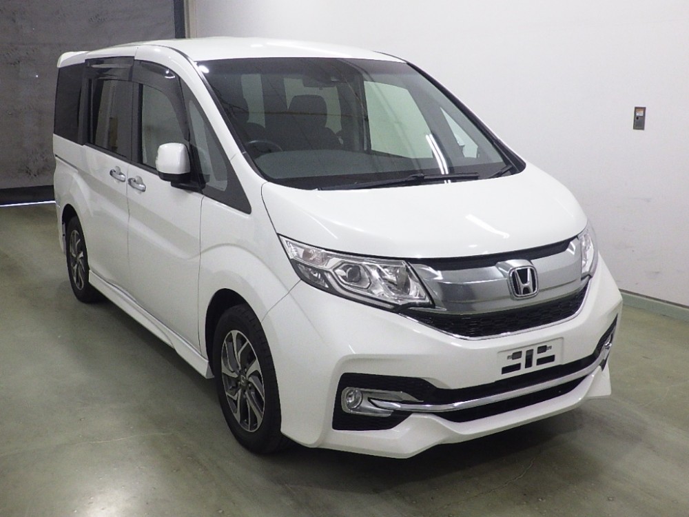 Honda Stepwgn 1.5 Spada Advanced Package Alpha 8 seater 2016